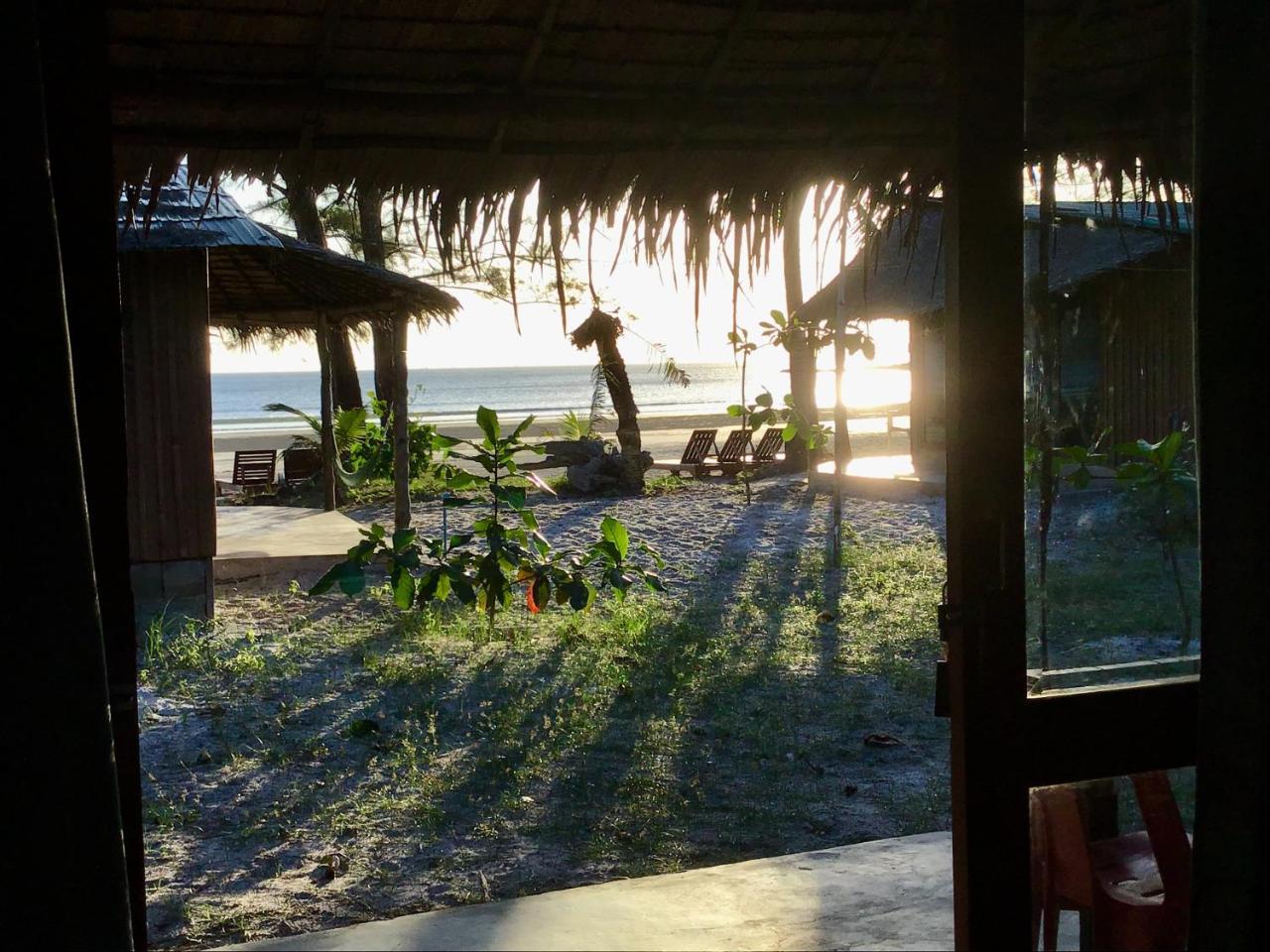 Ailay Hotel Koh Phayam Exterior foto
